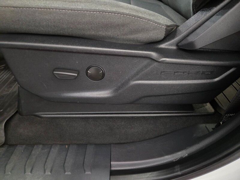 2024 Ford Super Duty F-250 XLT Crew Cab 6.7L Diesel FX4 4WD 1 Owner FREE WARRANTY Arlington TX