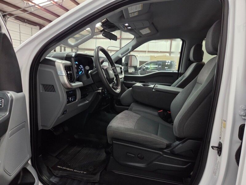 2024 Ford Super Duty F-250 XLT Crew Cab 6.7L Diesel FX4 4WD 1 Owner FREE WARRANTY Arlington TX