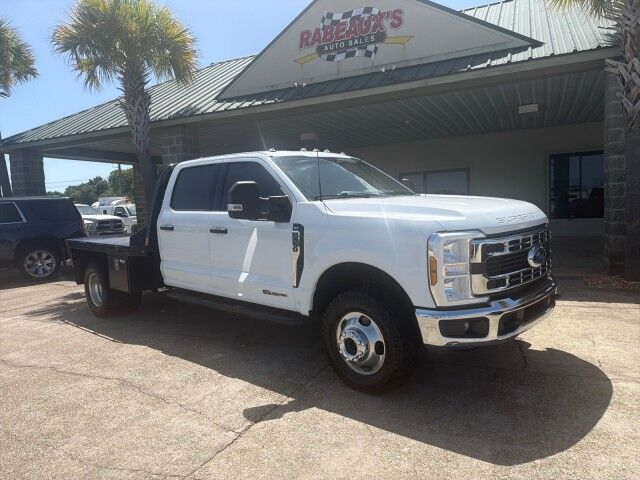 2024 Ford Super Duty F-350 Crew Cab 4WD XLT w/Flat Bed