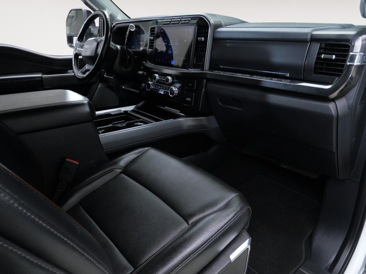 2024 Ford Super Duty F-350 DRW Lariat FX4 6.7L Power Stroke 4x4 Mansfield TX