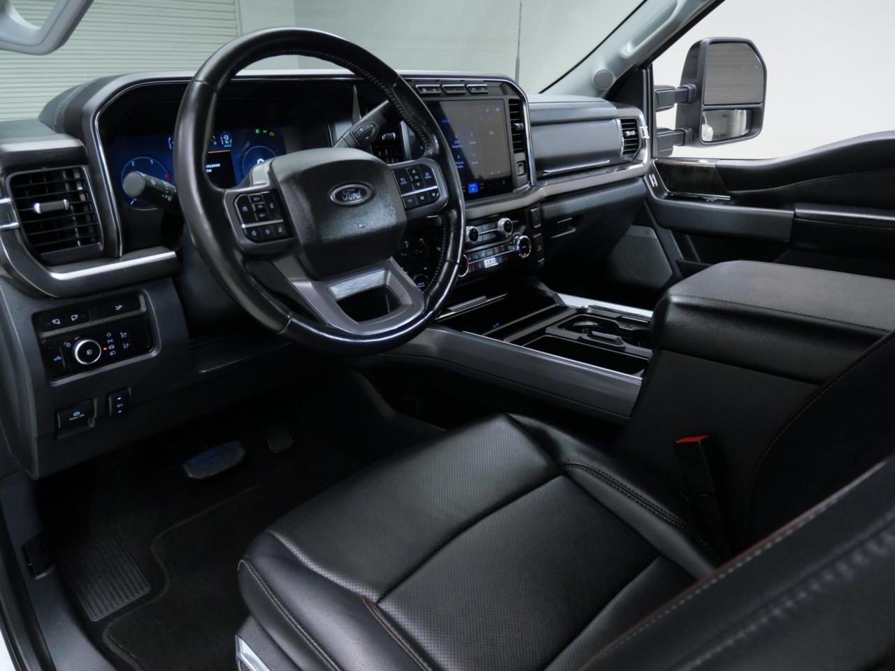 2024 Ford Super Duty F-350 DRW Lariat FX4 High Output 6.7L Power Stroke 4x4 Mansfield TX