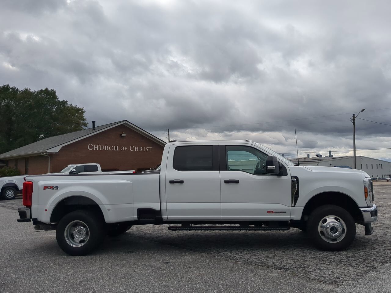 2024 Ford Super Duty F-350 DRW XL