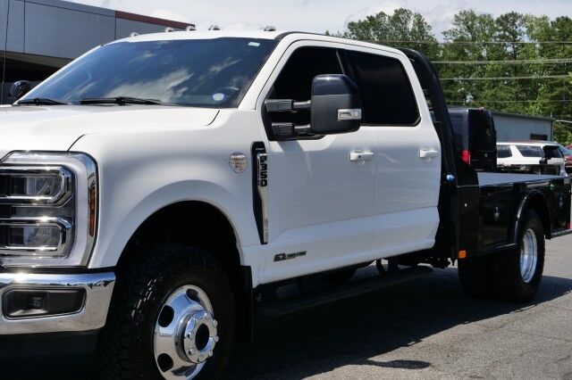 2024 Ford Super Duty F-350 LARIAT 4X4 / DRW / CM Flat Bed / 9FT / Turbo Diesel! High Point NC