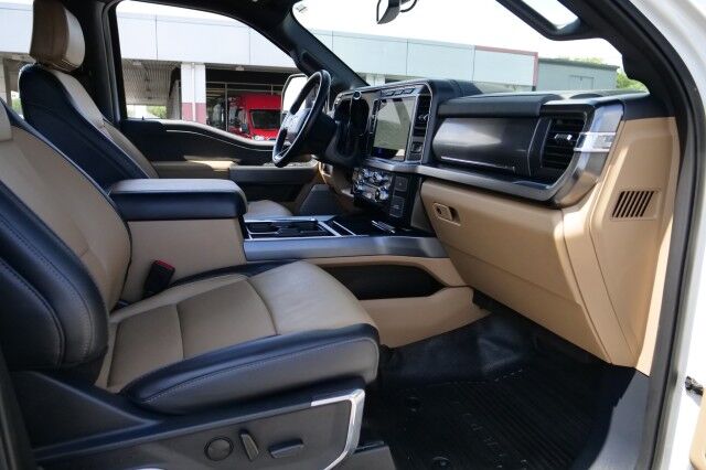 2024 Ford Super Duty F-350 LARIAT 4X4 / DRW / CM Flat Bed / 9FT / Turbo Diesel! High Point NC