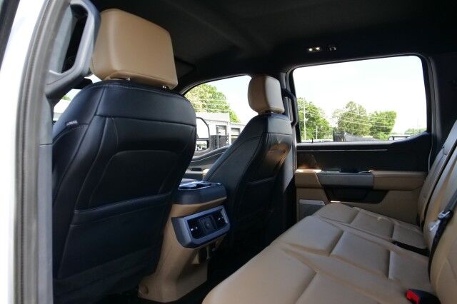 2024 Ford Super Duty F-350 LARIAT 4X4 / DRW / CM Flat Bed / 9FT / Turbo Diesel! High Point NC
