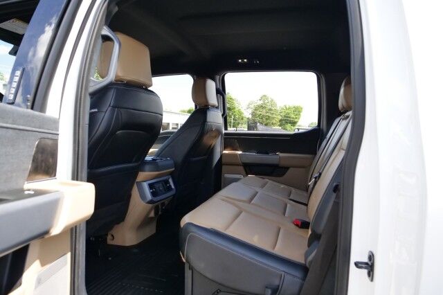 2024 Ford Super Duty F-350 LARIAT 4X4 / DRW / CM Flat Bed / 9FT / Turbo Diesel! High Point NC