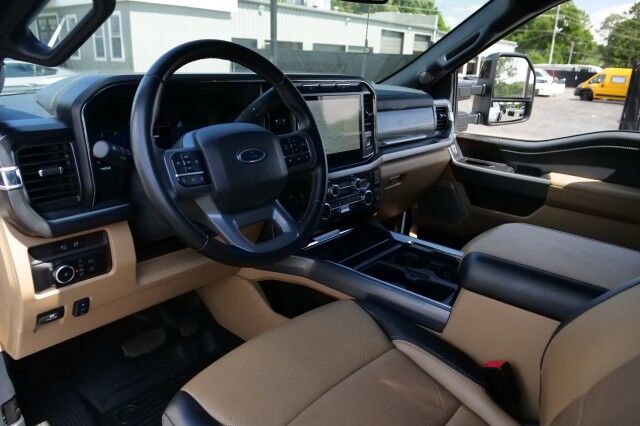 2024 Ford Super Duty F-350 LARIAT 4X4 / DRW / CM Flat Bed / 9FT / Turbo Diesel! High Point NC