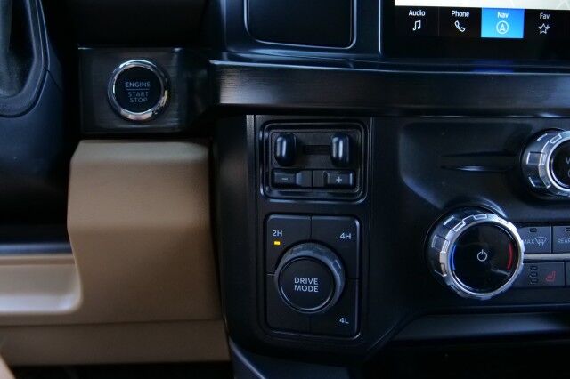 2024 Ford Super Duty F-350 LARIAT 4X4 / DRW / CM Flat Bed / 9FT / Turbo Diesel! High Point NC