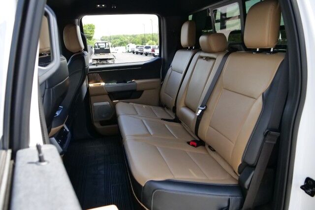2024 Ford Super Duty F-350 LARIAT 4X4 / DRW / CM Flat Bed / 9FT / Turbo Diesel! High Point NC