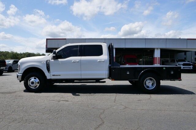 2024 Ford Super Duty F-350 LARIAT 4X4 / DRW / CM Flat Bed / 9FT / Turbo Diesel! High Point NC