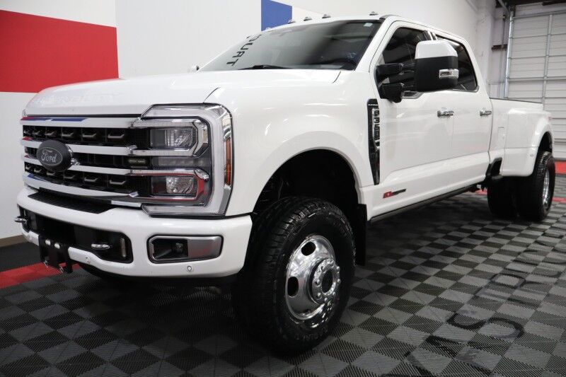 2024 Ford Super Duty F-350 Platinum 6.7L High Output Diesel Fox Shocks NEW 35in