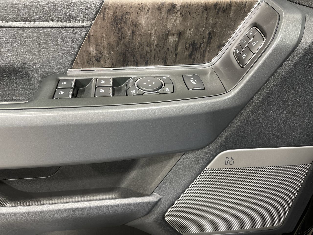 2024 Ford Super Duty F-350 SRW Lariat Sherwood Park AB