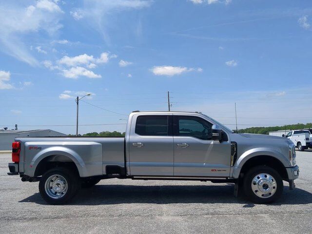 2024 Ford Super Duty F-450 DRW Limited