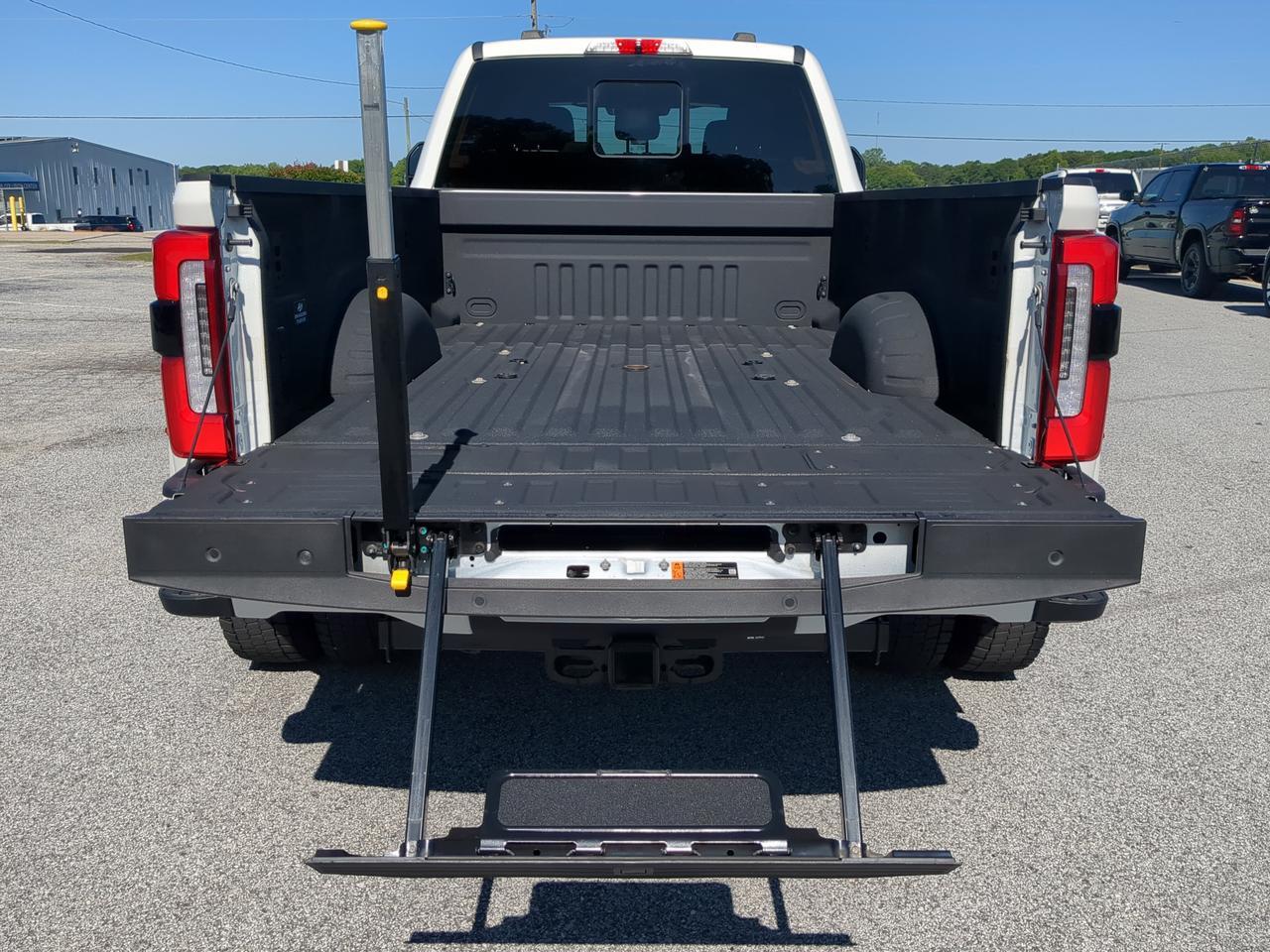 2024 Ford Super Duty F-450 DRW Platinum Winder GA