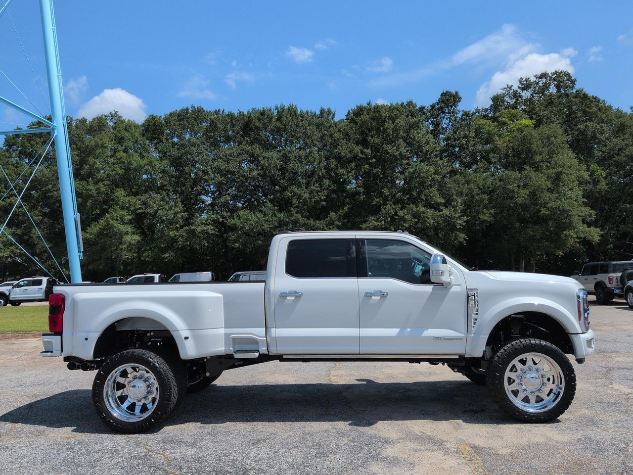2024 Ford Super Duty F-450 DRW Platinum