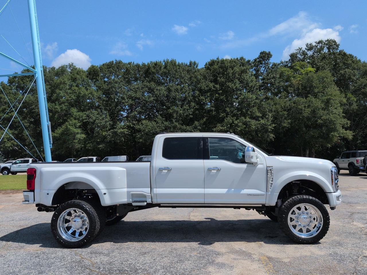 2024 Ford Super Duty F-450 DRW Platinum Winder GA