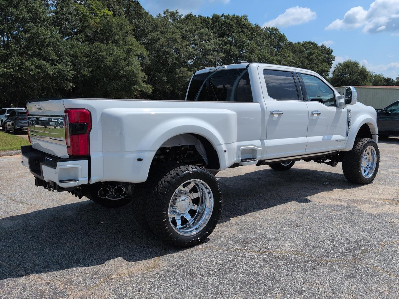 2024 Ford Super Duty F-450 DRW Platinum Winder GA