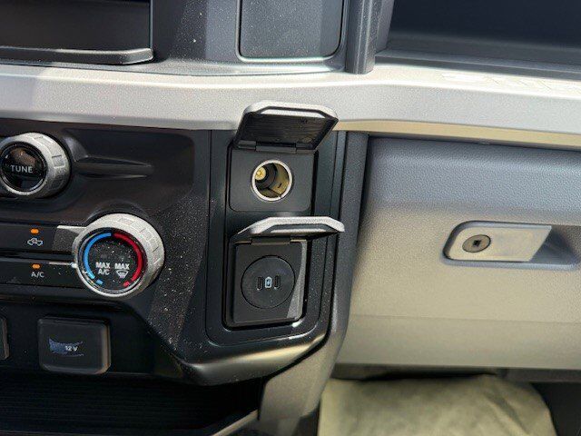 2024 Ford Super Duty F-600 DRW Flatbed XL New Braunfels TX