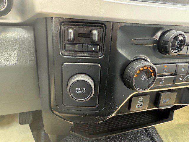 2024 Ford Super Duty F-600 DRW Flatbed XL New Braunfels TX