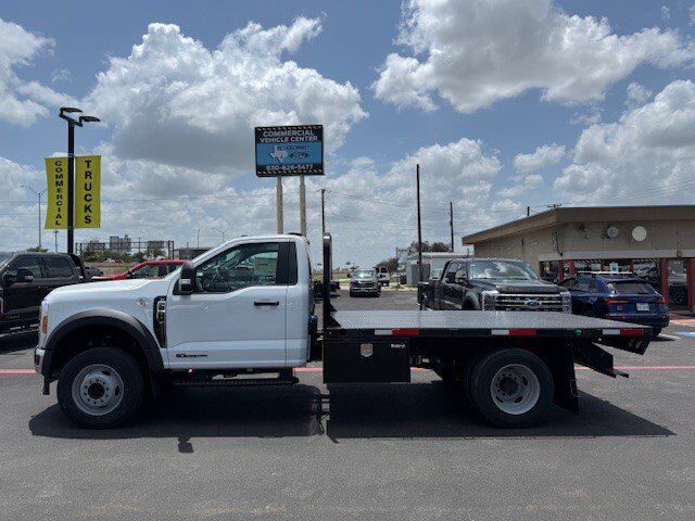 2024 Ford Super Duty F-600 DRW Flatbed XL New Braunfels TX