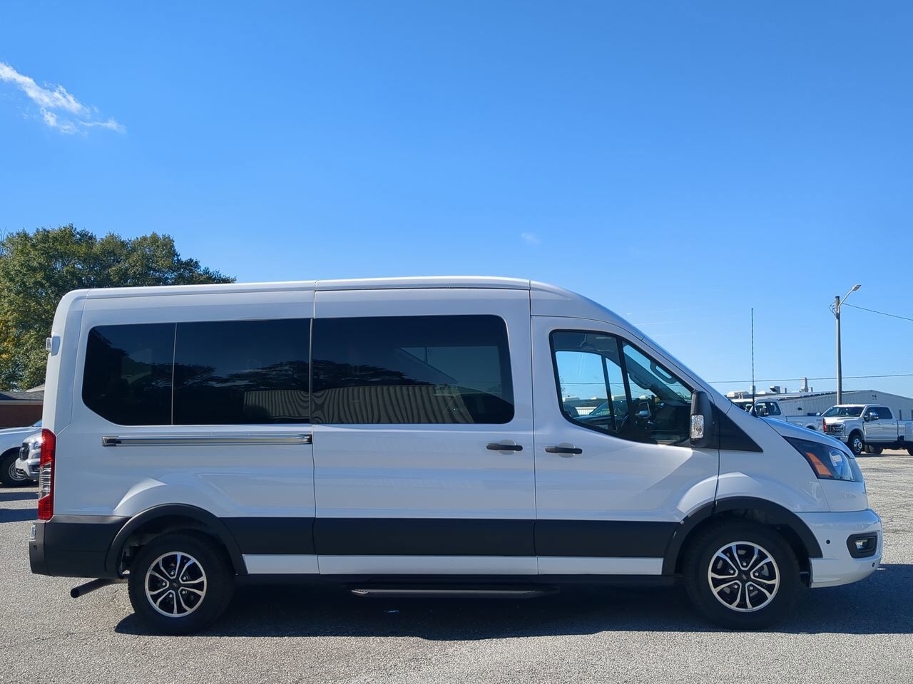 2024 Ford Transit 15 Passenger Wagon XLT