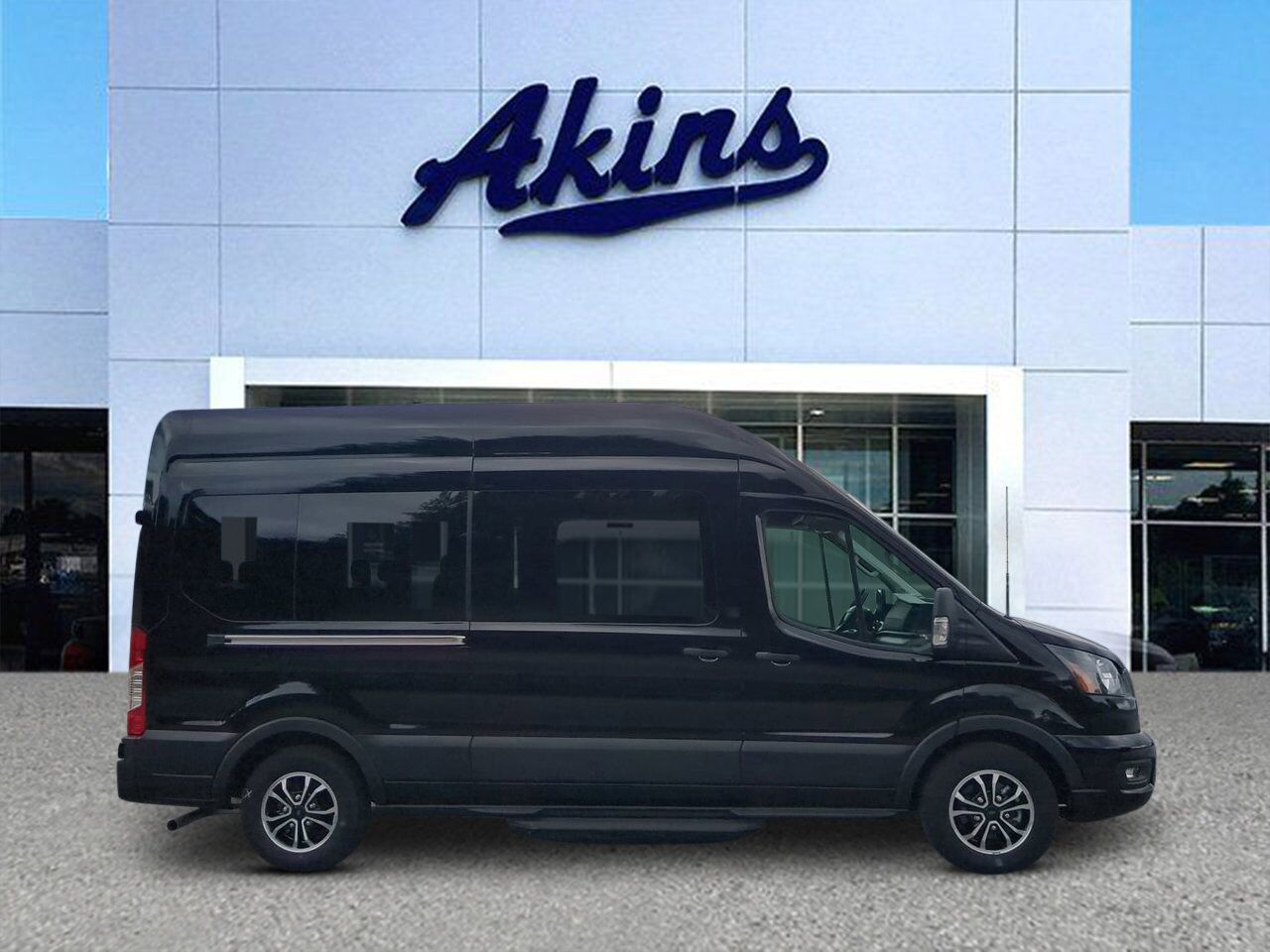 2024 Ford Transit 15 Passenger Wagon XLT