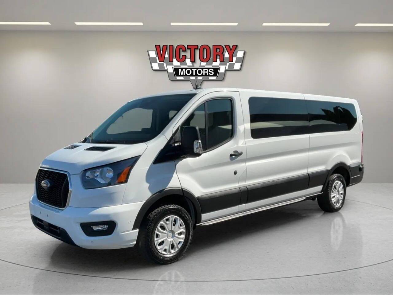 2024 Ford Transit 350 XLT 3dr LWB Low Roof Passenger Van Chesterfield MI