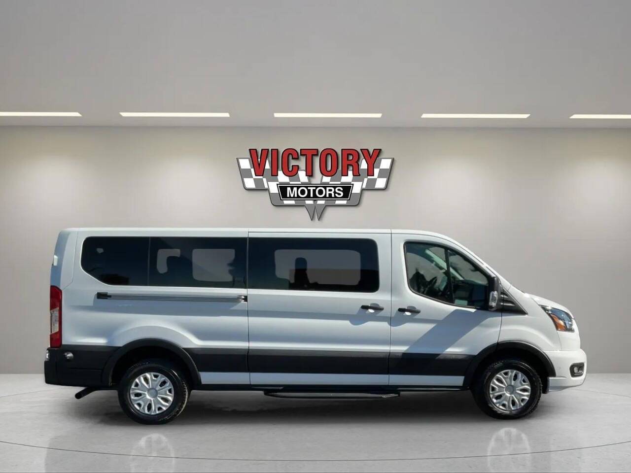 2024 Ford Transit 350 XLT 3dr LWB Low Roof Passenger Van Chesterfield MI