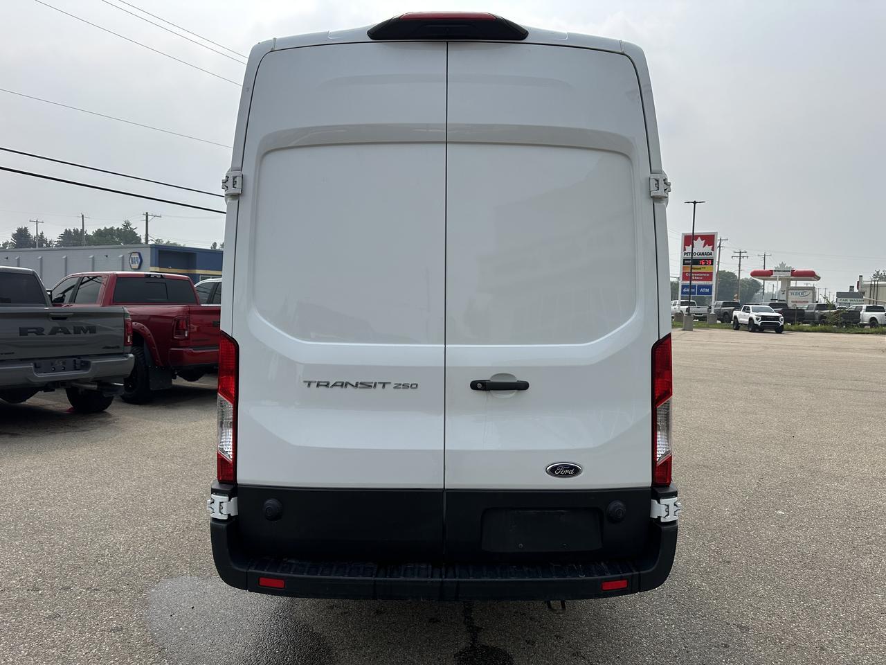 2024 Ford Transit Cargo Van T250 | V6 | RWD | 10-Speed Automatic | Rearview Camera | Keyless Entry | Bluetooth | Towing Redwater AB