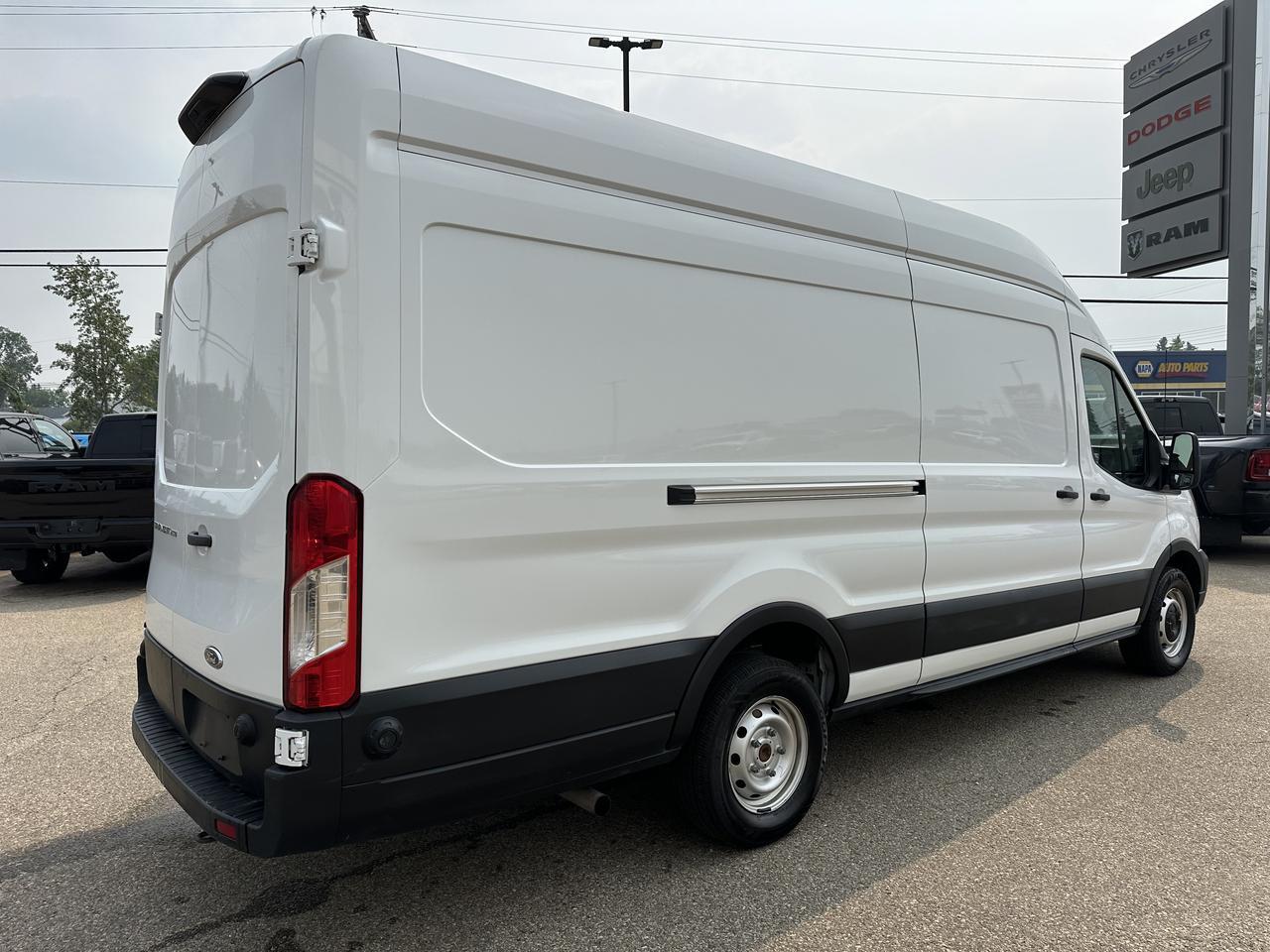2024 Ford Transit Cargo Van T250 | V6 | RWD | 10-Speed Automatic | Rearview Camera | Keyless Entry | Bluetooth | Towing Redwater AB