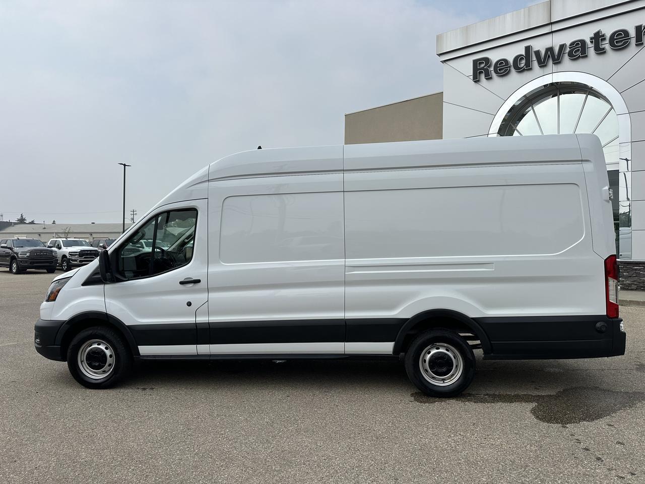 2024 Ford Transit Cargo Van T250 | V6 | RWD | 10-Speed Automatic | Rearview Camera | Keyless Entry | Bluetooth | Towing Redwater AB