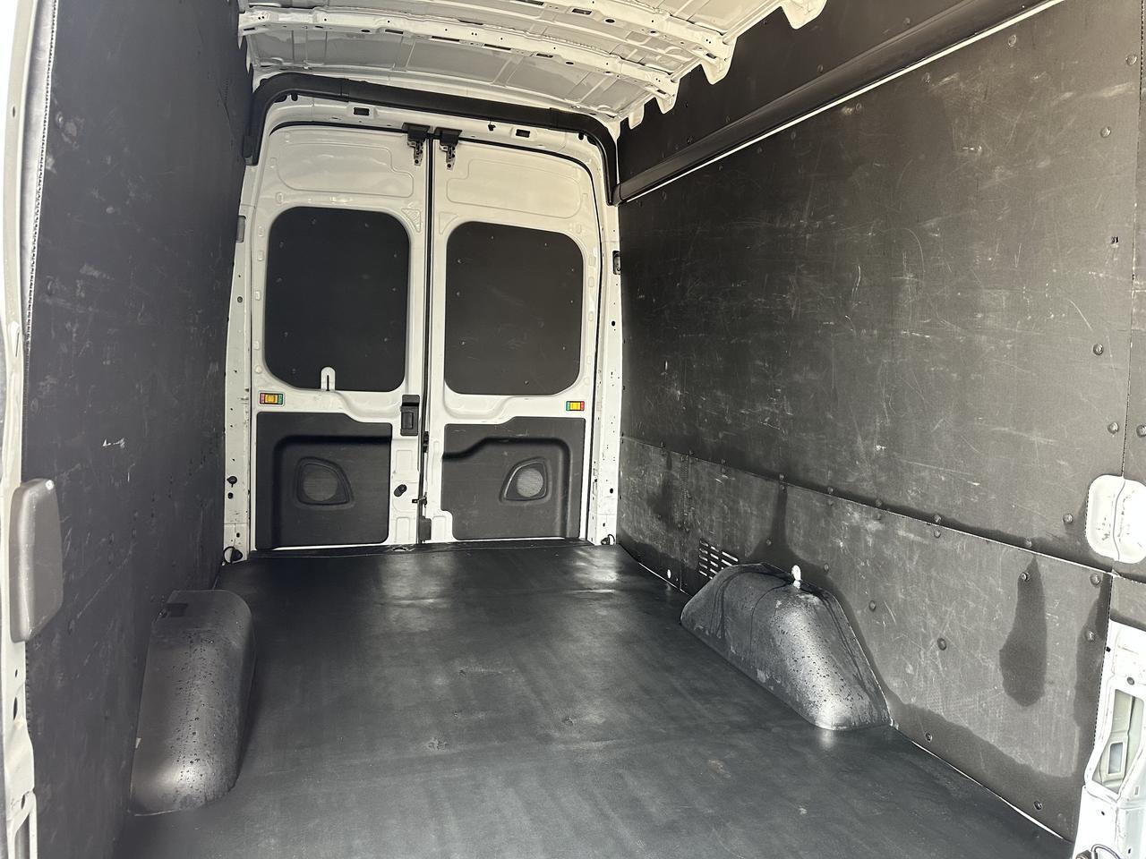 2024 Ford Transit Cargo Van T250 | V6 | RWD | 10-Speed Automatic | Rearview Camera | Keyless Entry | Bluetooth | Towing Redwater AB