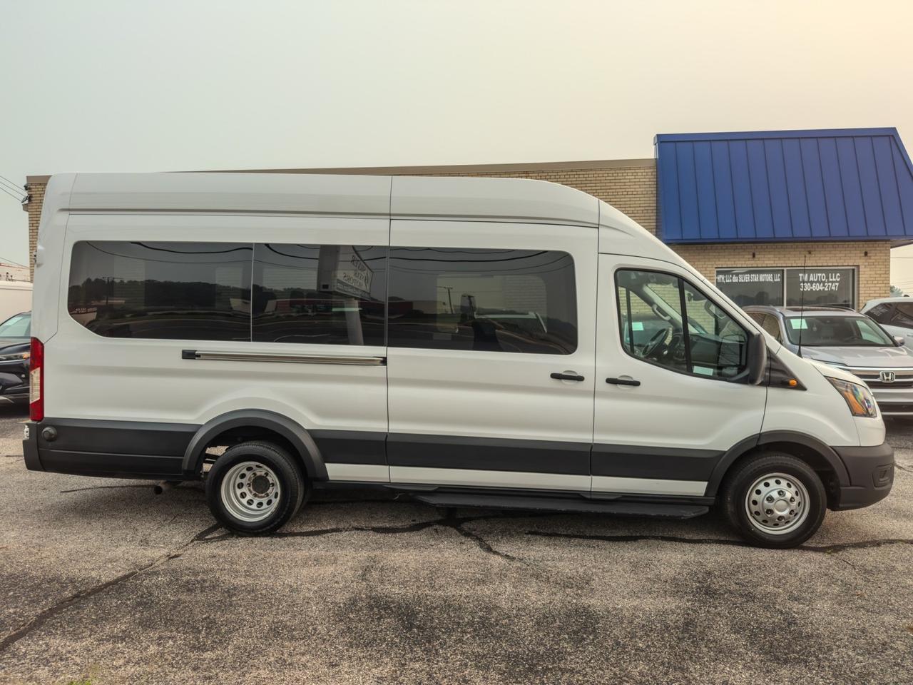 2024 Ford Transit Passenger Wagon T-350 HD XL High Roof Tallmadge OH