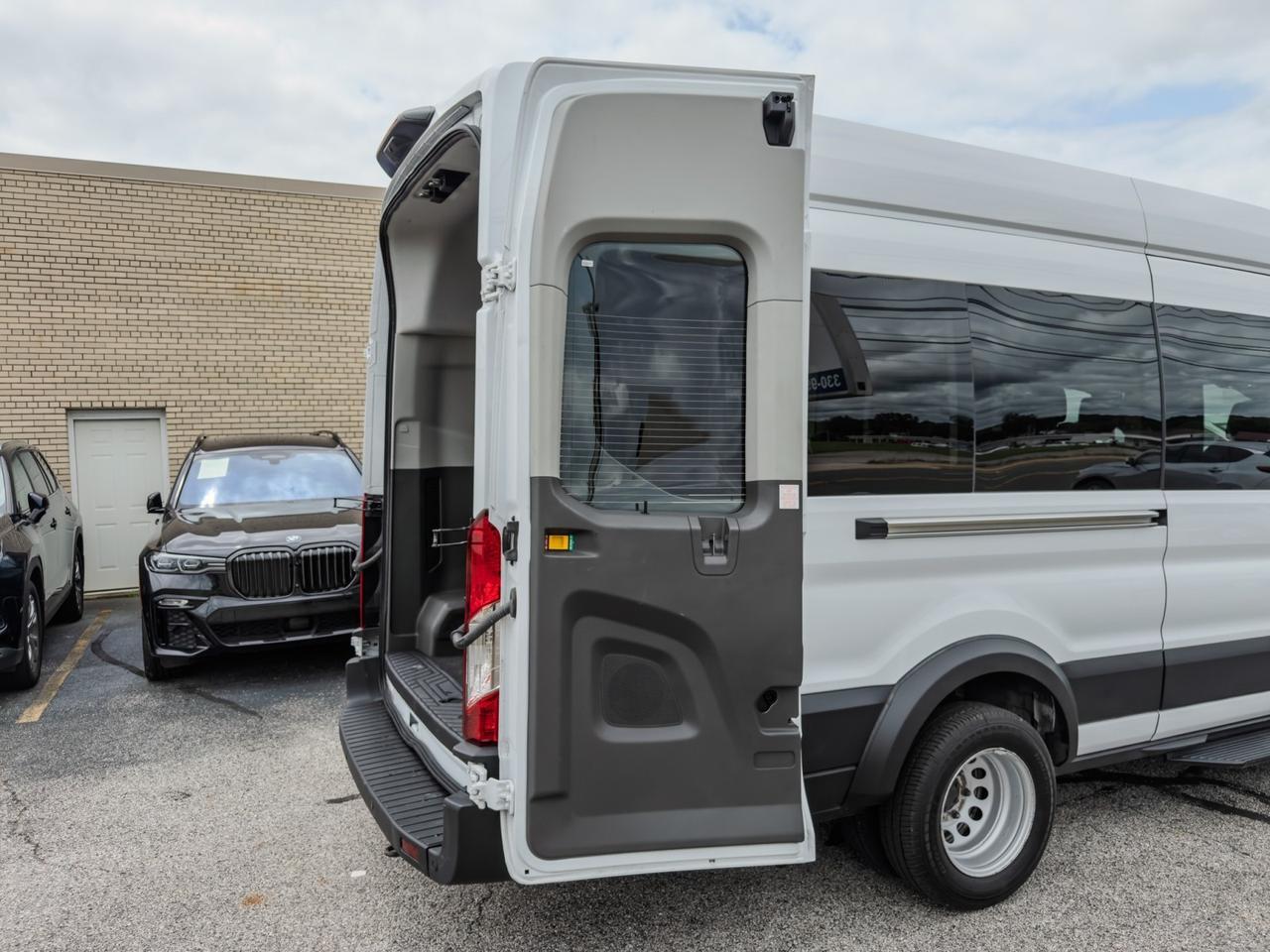 2024 Ford Transit Passenger Wagon T-350 HD XL High Roof Tallmadge OH