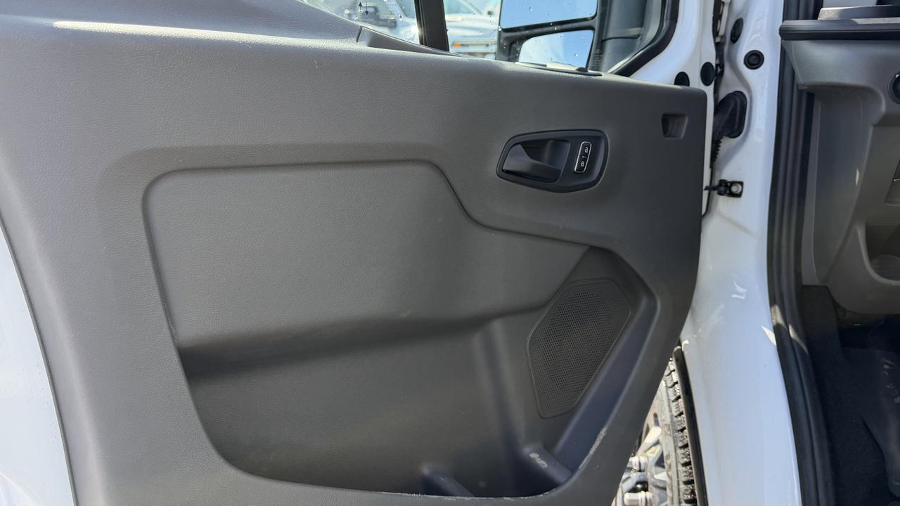 2024 Ford Transit Passenger Wagon T350 AWD V6 | Low KMs | 3rd Row Seating | Keyless Entry | Towing Redwater AB