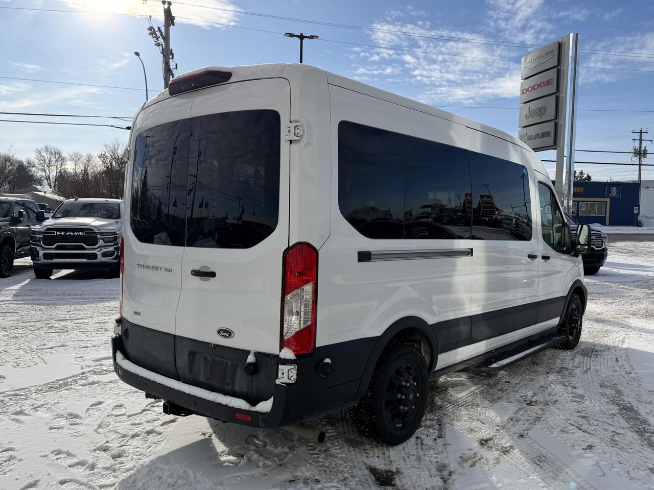 2024 Ford Transit Passenger Wagon XLT AWD | V6 | NAV | 3rd Row Seating | Keyless Entry | Low KMs | Towing Capability Redwater AB