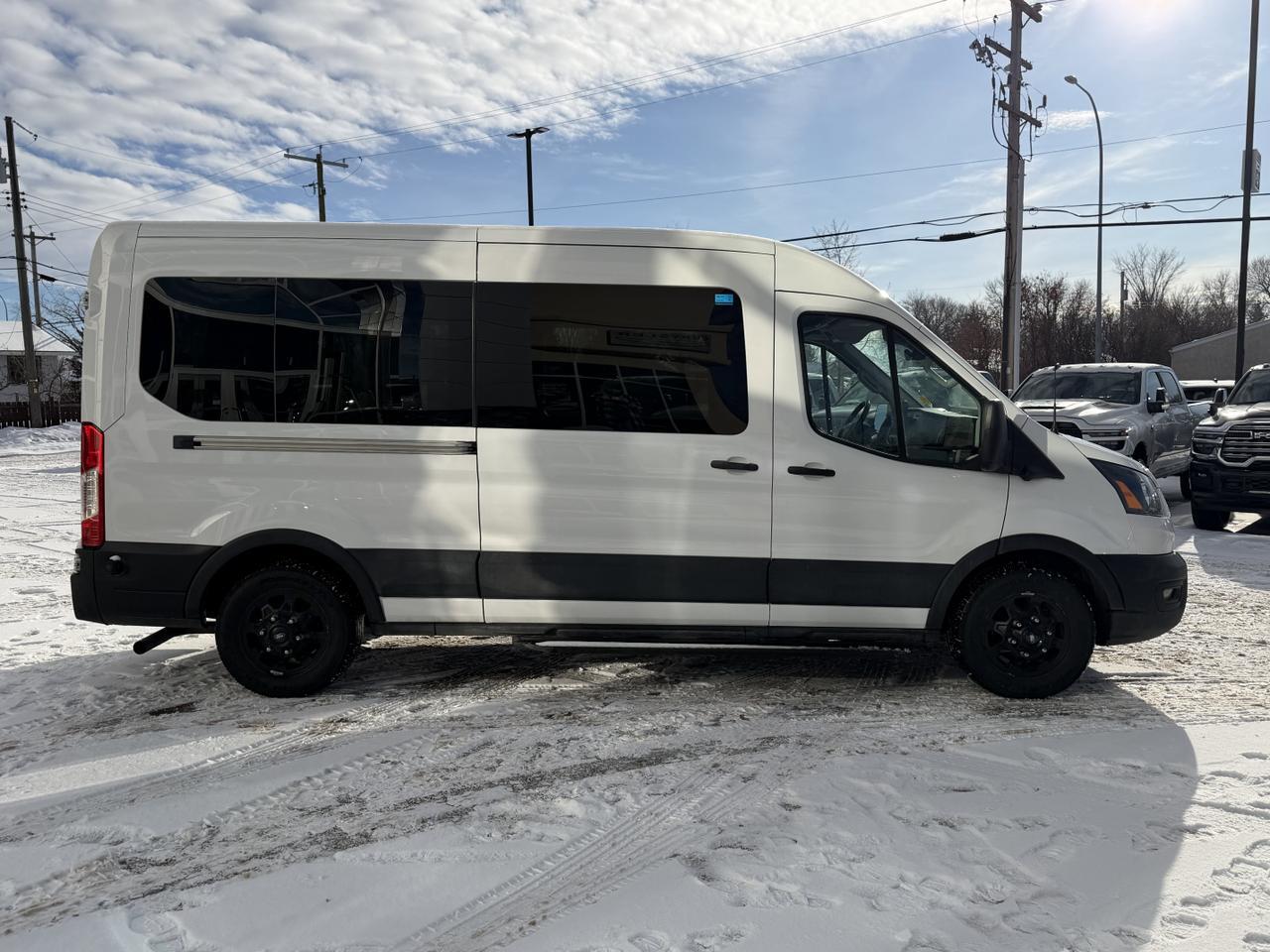 2024 Ford Transit Passenger Wagon XLT AWD | V6 | NAV | 3rd Row Seating | Keyless Entry | Low KMs | Towing Capability Redwater AB