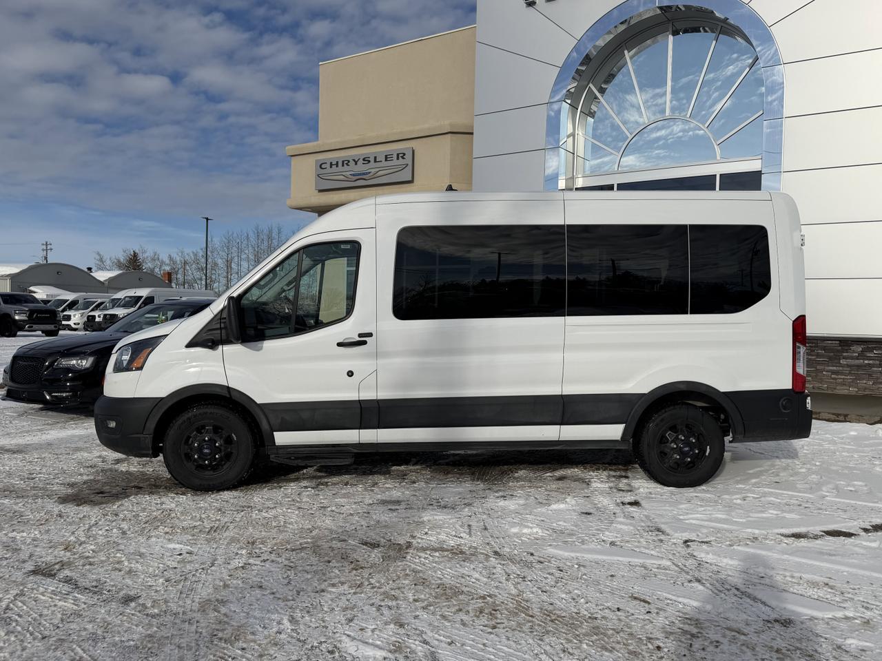 2024 Ford Transit Passenger Wagon XLT AWD | V6 | NAV | 3rd Row Seating | Keyless Entry | Low KMs | Towing Capability Redwater AB