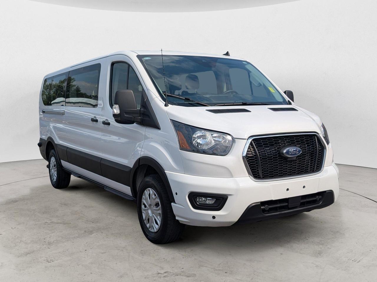 2024 Ford Transit Passenger Wagon XLT