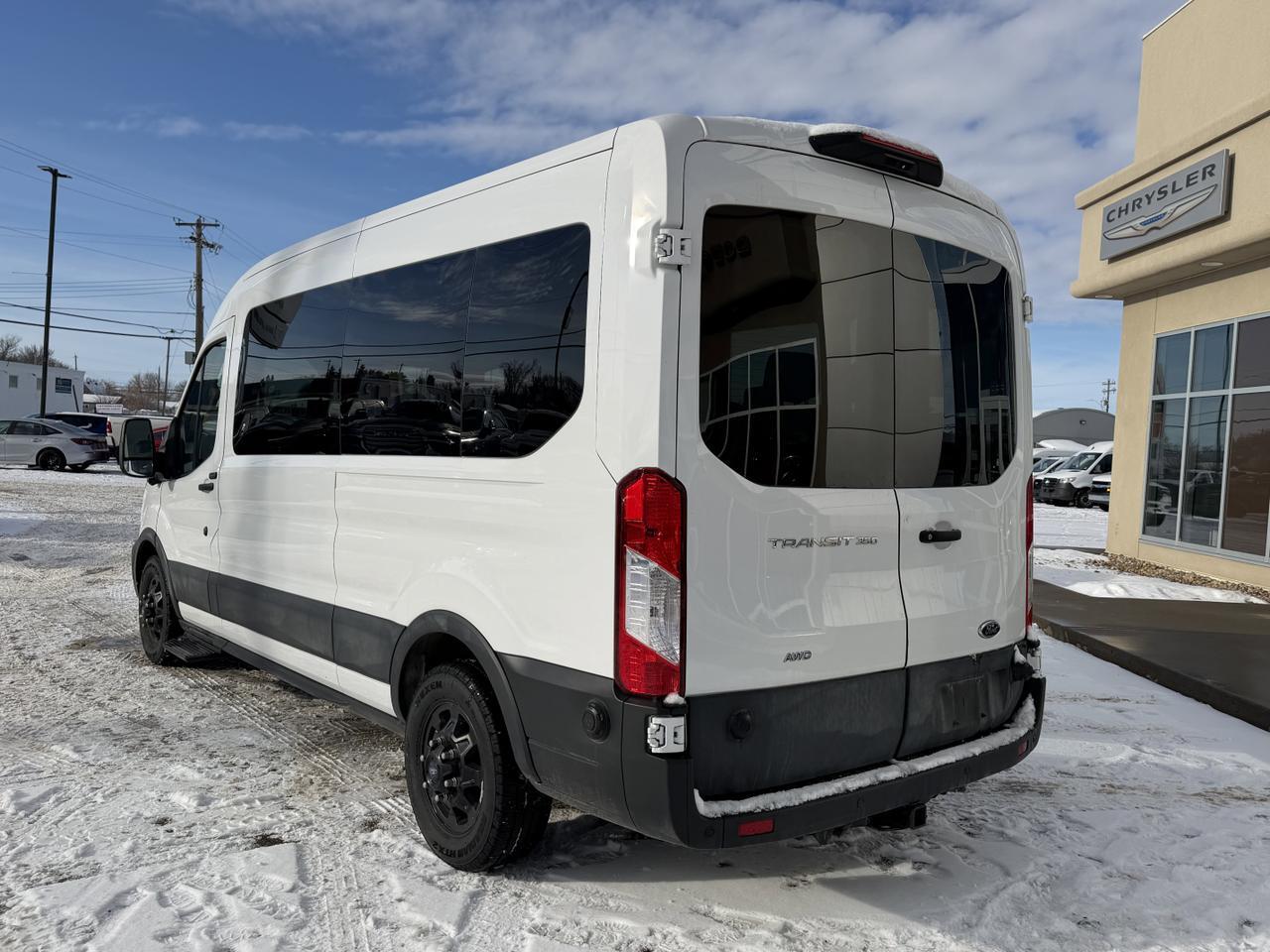 2024 Ford Transit Passenger Wagon XLT Redwater AB