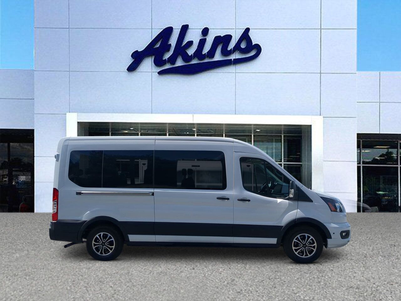 2024 Ford Transit Passenger Wagon XLT