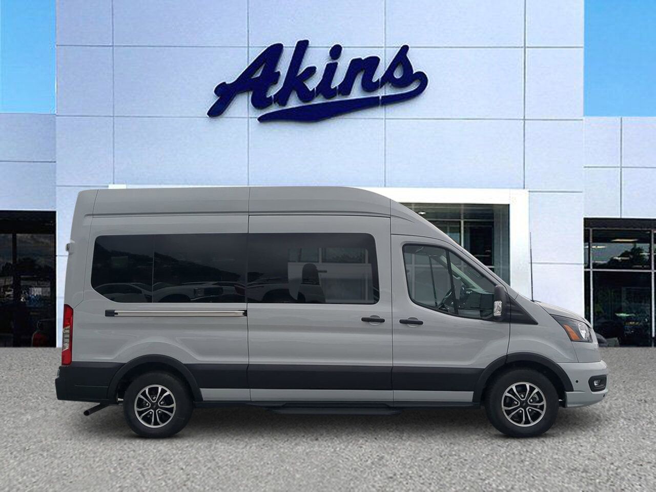 2024 Ford Transit Passenger Wagon XLT