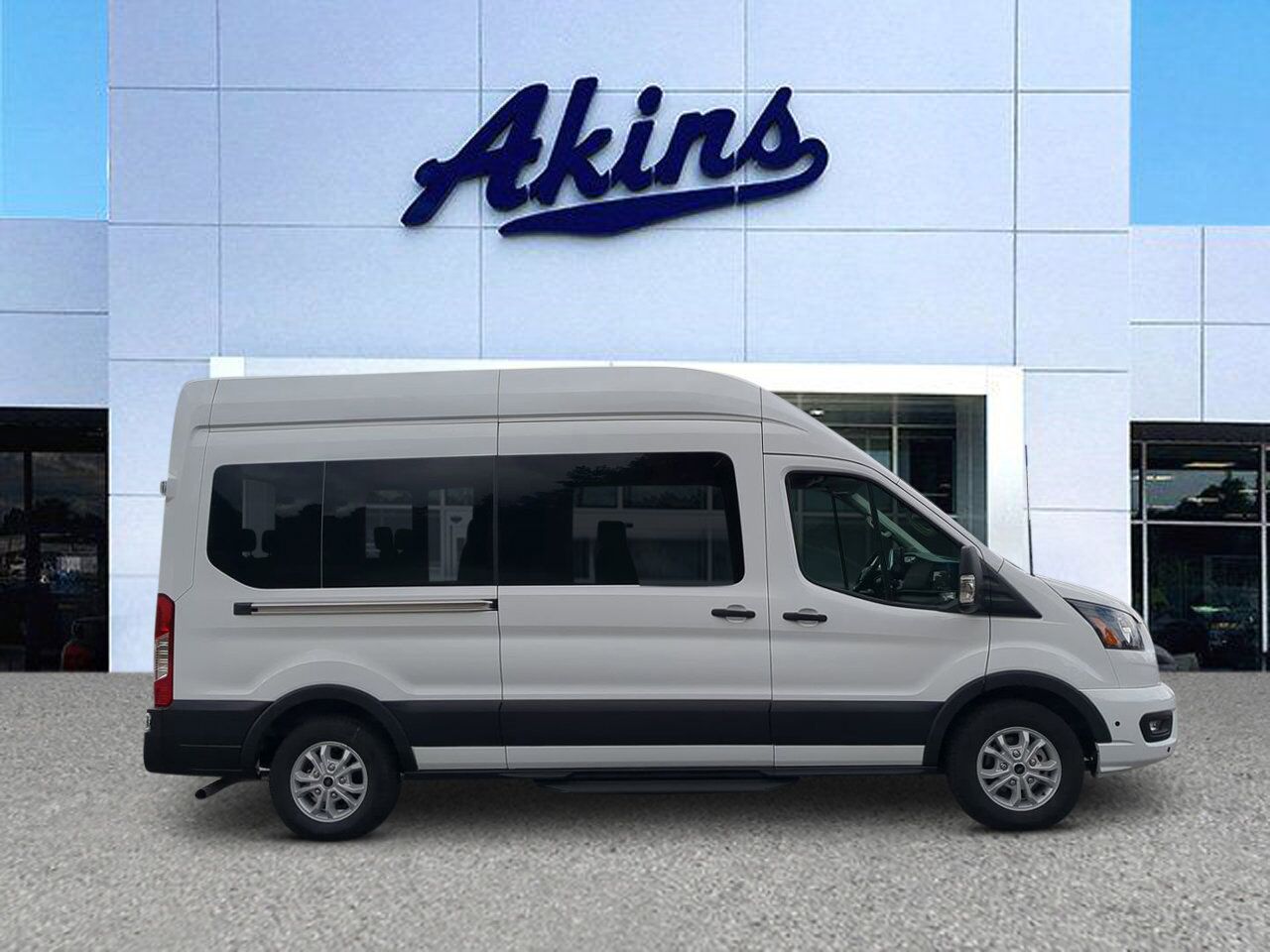2024 Ford Transit Passenger Wagon XLT