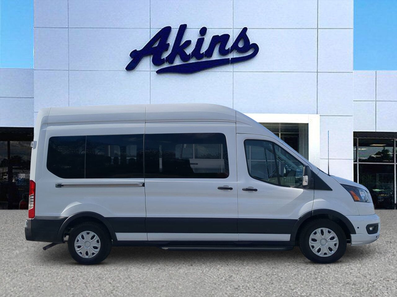 2024 Ford Transit Passenger Wagon XLT