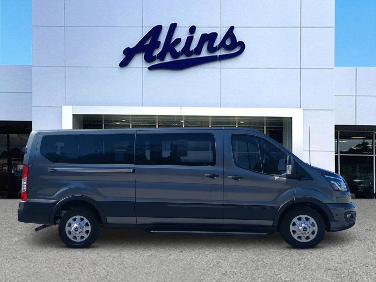 2024 Ford Transit Passenger Wagon XLT