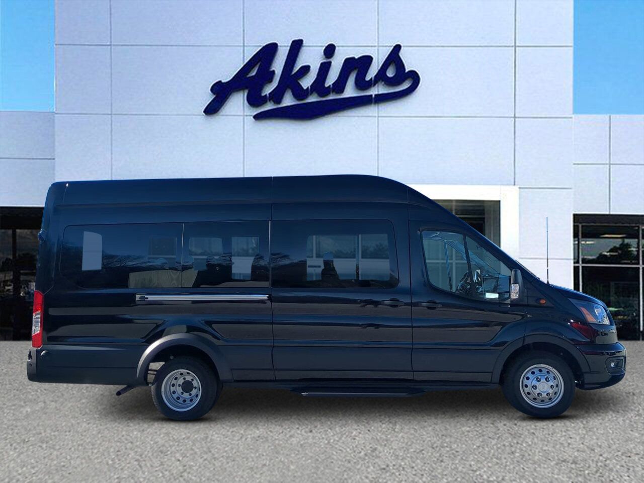 2024 Ford Transit Passenger Wagon XLT