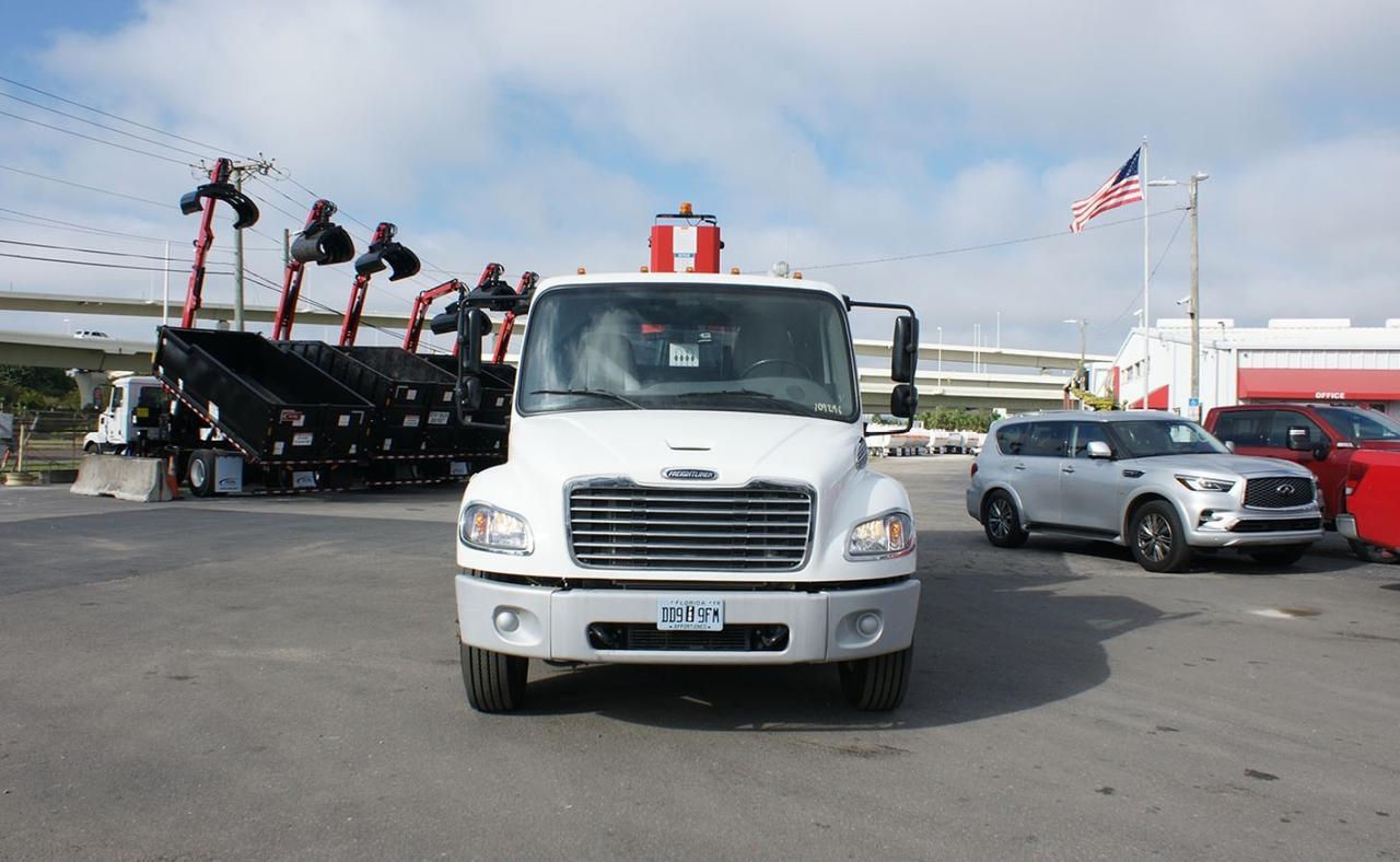 2024 Freightliner M2 106 28 yd Pac Mac Grapple Truck