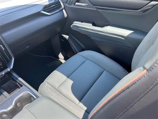 2024 GMC Acadia AT4 Farmington MO