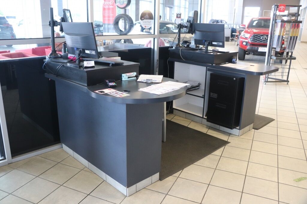 2024 GMC Acadia AT4 Ontario OR