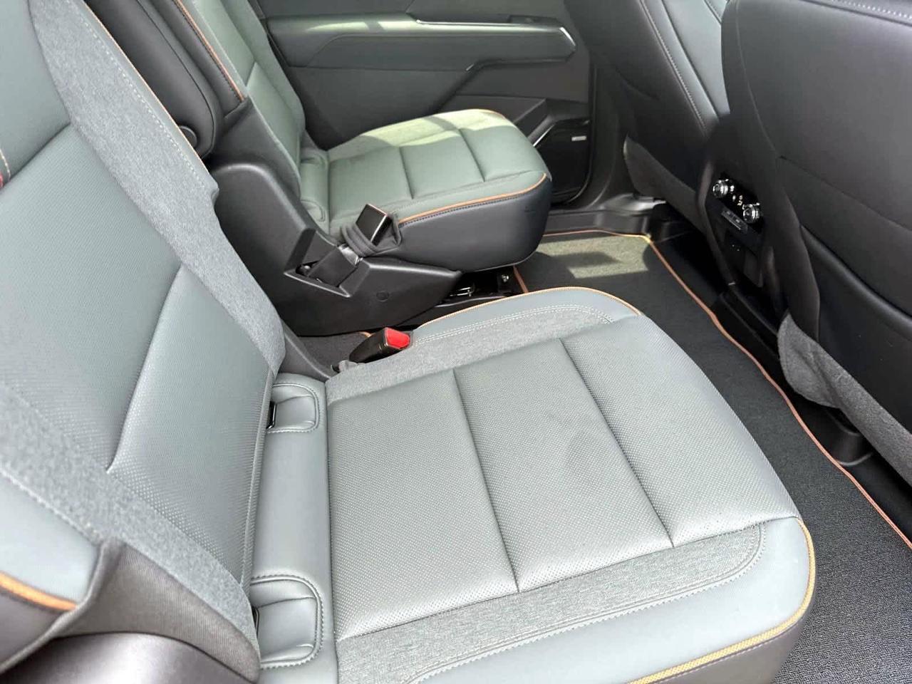 2024 GMC Acadia AWD AT4 Plymouth MA